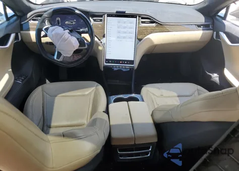 2016 Tesla Model S z USA, uszkodzony, nr VIN 5YJSA1E24GF131563